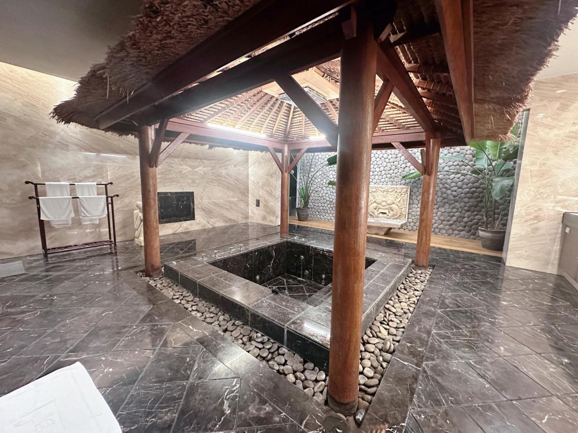 Orient Luxury Villa Motel Huwei Eksteriør billede