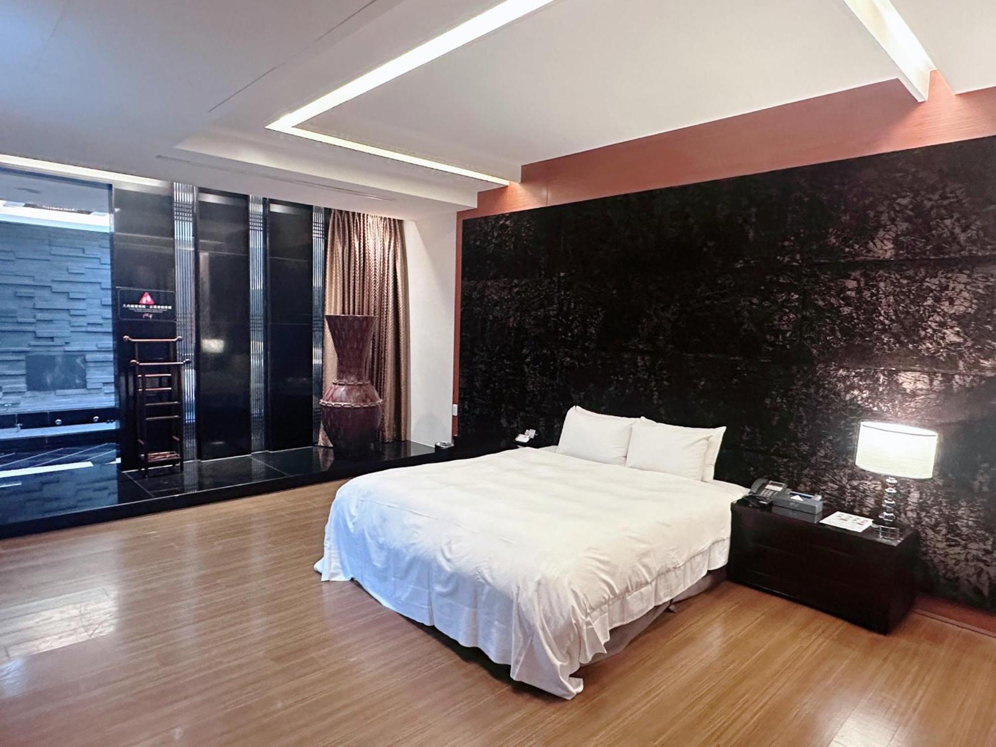Orient Luxury Villa Motel Huwei Eksteriør billede